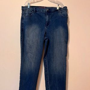 GLORIA VANDERBILT EMBELLISHED POCKET AMANDA  BLUE JEAN